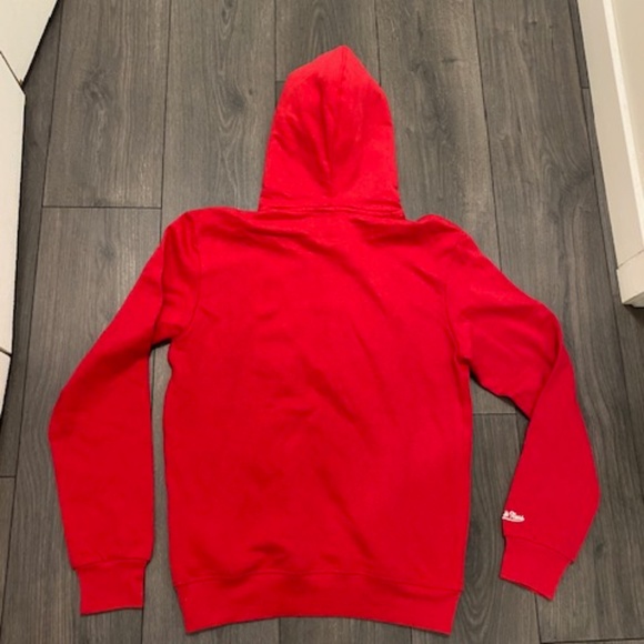 Mitchell & Ness Vancouver Grizzlies Leaf Grab Red Hoodie NWT - Picture 8 of 8
